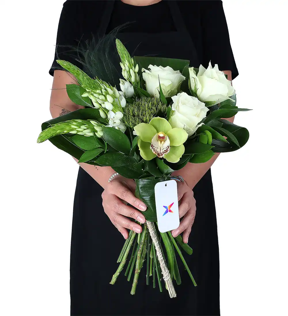 Beyaz Güller Ve Orkide Buketi