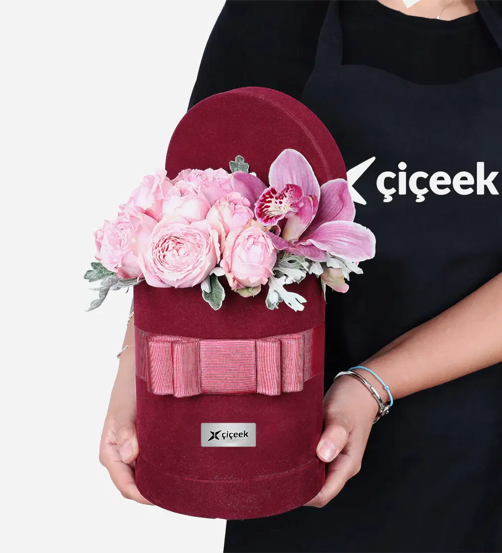 Bordo Kadife Kutuda Pembe Özel Çardak Güller Ve Orkide Aranjmanı